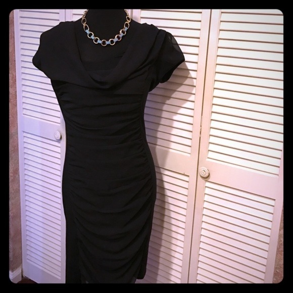 Elegant Express black dress M great condition 💕 Stretchy - Picture 2 of 4